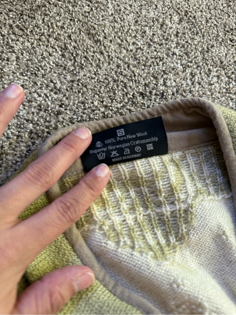 Dale of Norway paisley patterned sweater - Picture 5 of 7